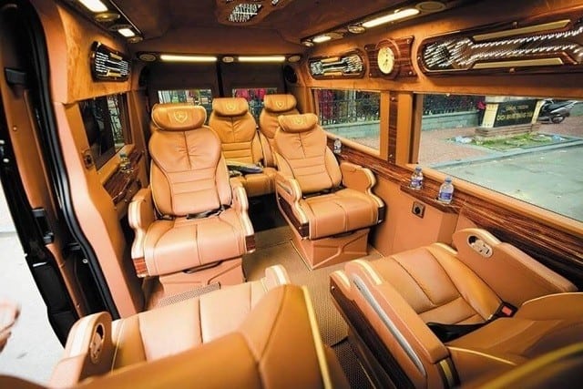 Xe Limousine GiuXe limousine giúp khách hàng có được sự thoải mái và hài lòng cao nhất.p Khach Hang Co Duoc Su Thoai Mai Va Hai Long Cao Nhat